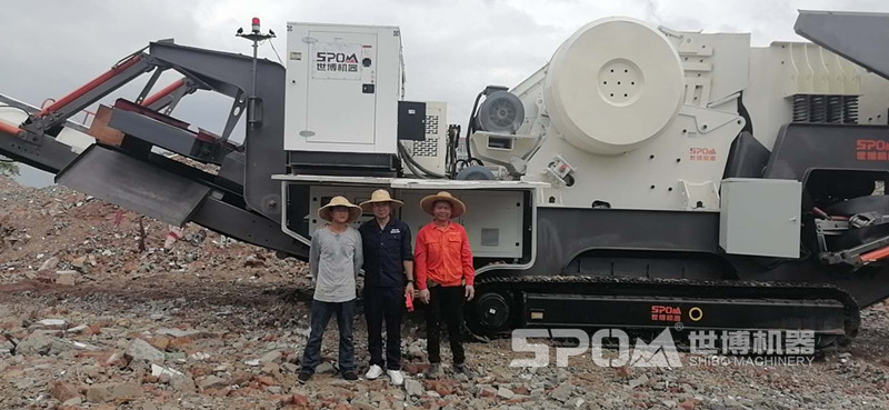 世博大型混凝土破碎機客戶現場，歡迎考察